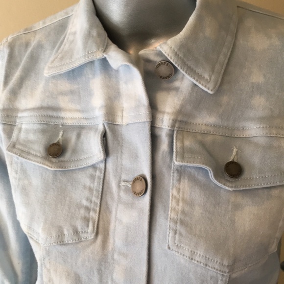 CHAPS | light acid wash denim jean jacket - Picture 8 of 10